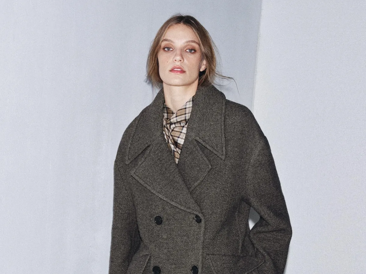 Han empezado las rebajas en Zara y estas son las 9 prendas por las que la espera (y las colas) sí merecen la pena