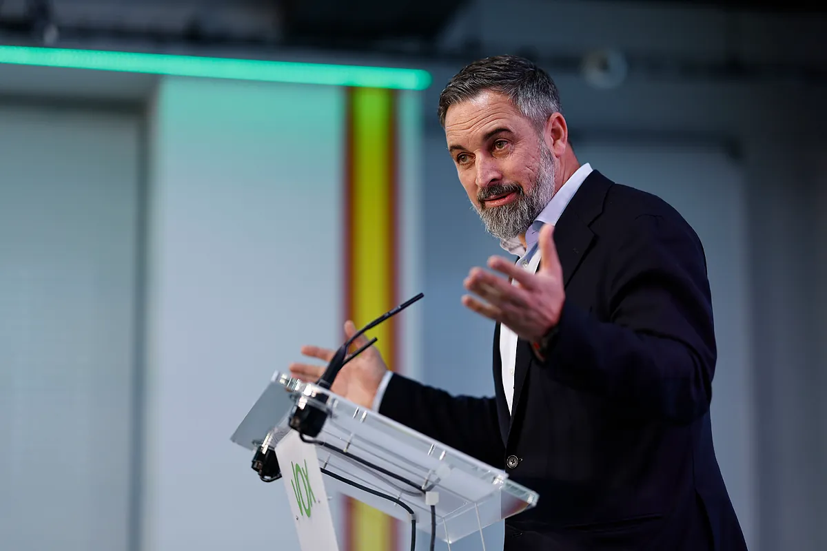 Vox hace  autocrítica  a puerta cerrada por primera vez y los críticos se agitan:  Cada vez nos piden más que hagamos un partido 