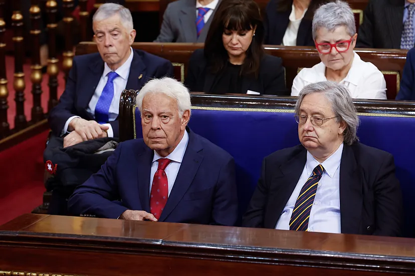 Felipe González defiende la actuación de Juan Carlos I el 23-F: "Fue decisiva, aparte de ejemplar", y pide una desclasificación total de los documentos | España