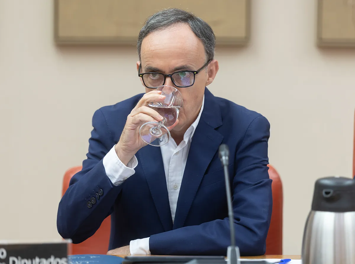 El Gobierno logra el apoyo de sus socios para renovar seis años la Comisión de Competencia sin contar con el PP