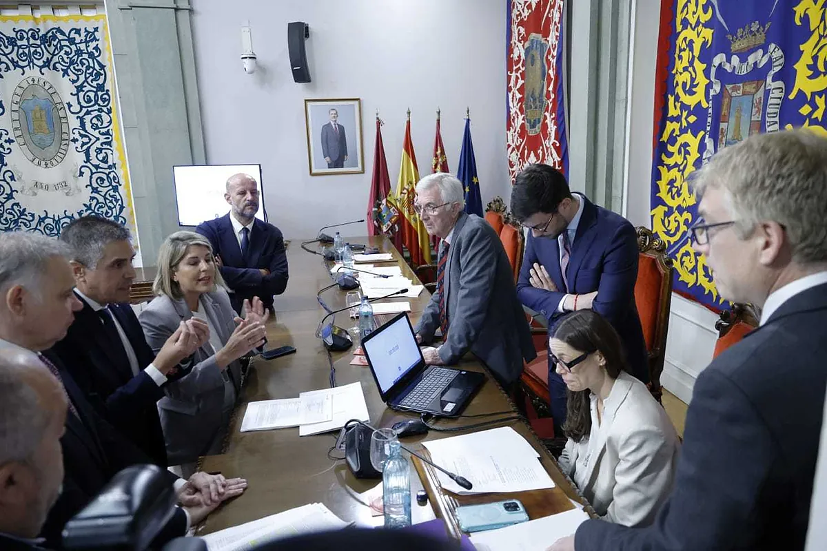 Noelia Arroyo mantiene la alcaldía de Cartagena tras una guerra jurídica abierta entre los miembros de la Mesa sobre la validez de la moción de censura