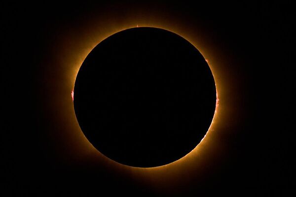 El eclipse total, desde Berlanga de Duero, en Soria. | AP
