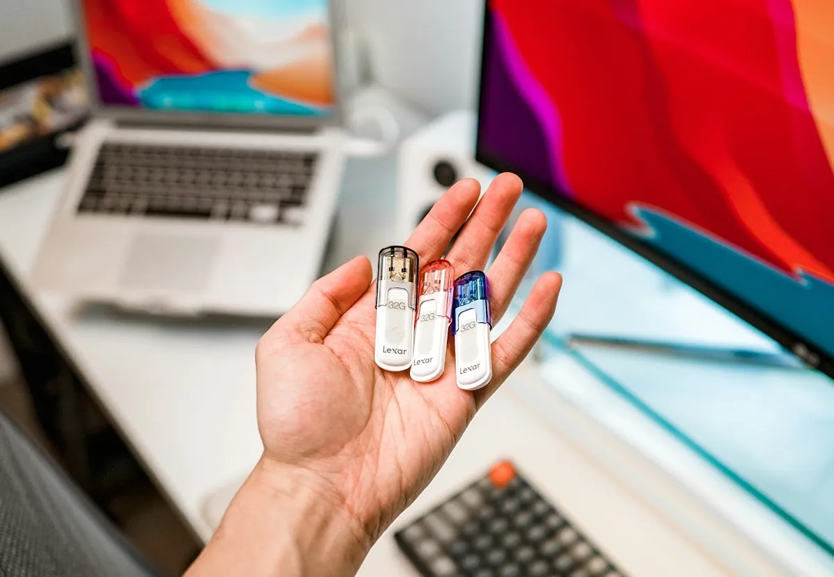 Adiós a tirar los pendrives antiguos que tienes por casa: 6 formas de  usarlos que los convierten en un tesoro | Tecnología