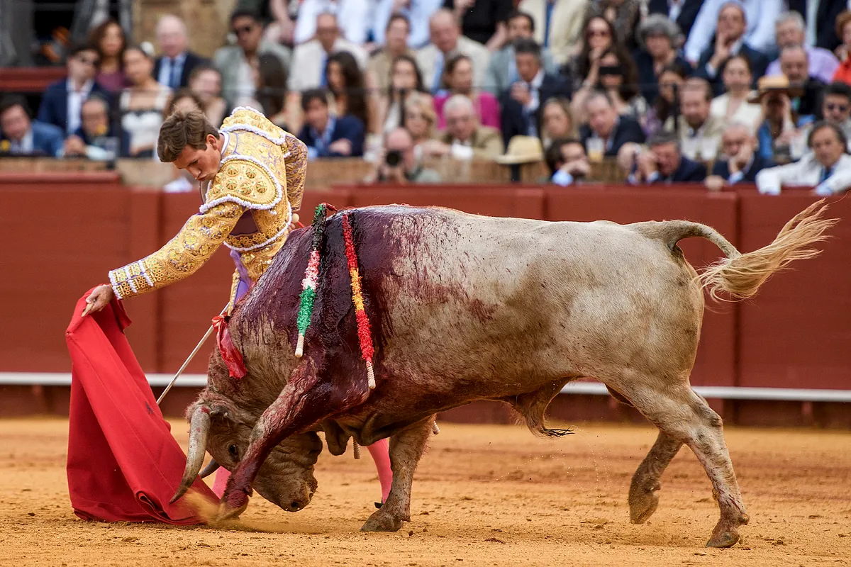 Toros en Sevilla hoy, sábado 25 de abril: quién torea hoy y dónde ver por TV la Feria de Abril