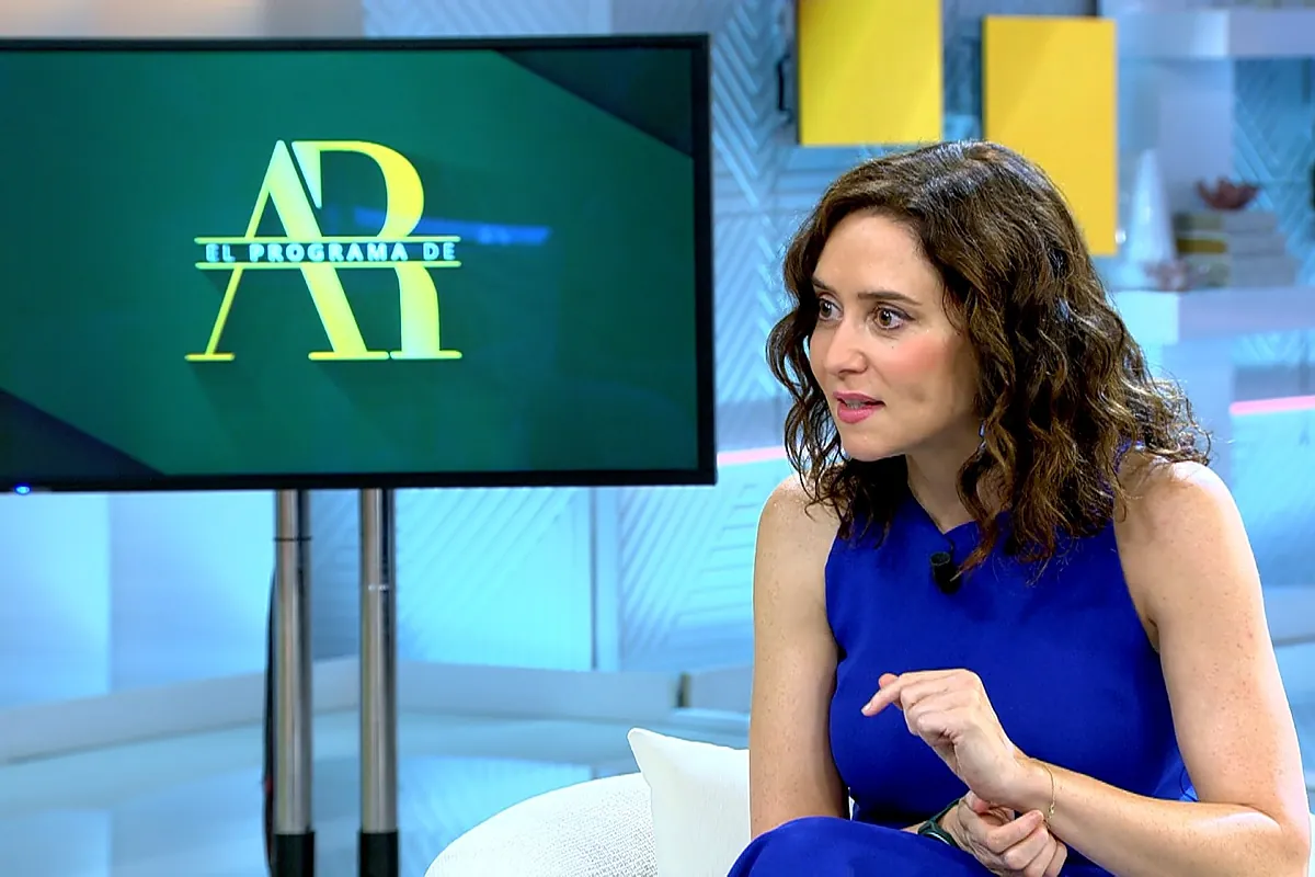 Ayuso denuncia una "operación de Estado" y dice que ni siquiera tiene la relación "oficializada" con su pareja