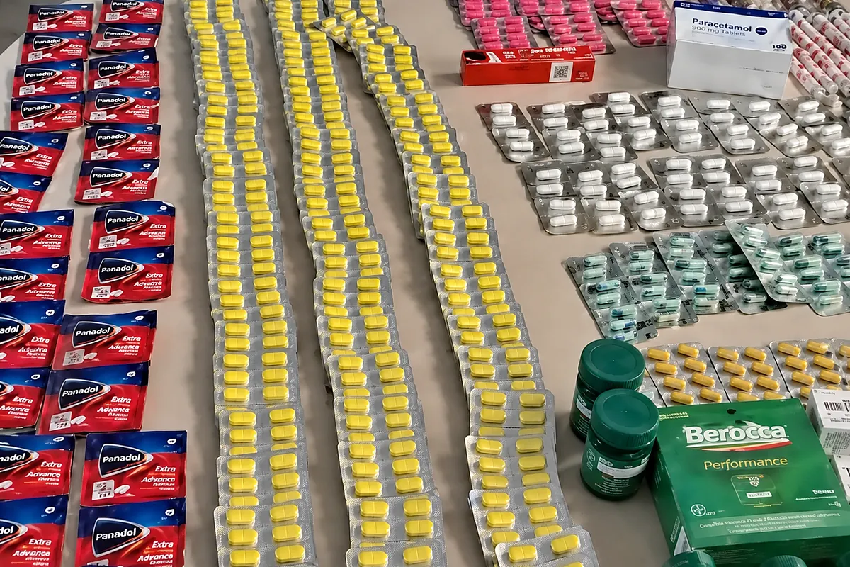 Detienen a la dueña de un locutorio en Vallecas que vendía anticonceptivos y viagra de marca blanca "a un euro la pastilla"
