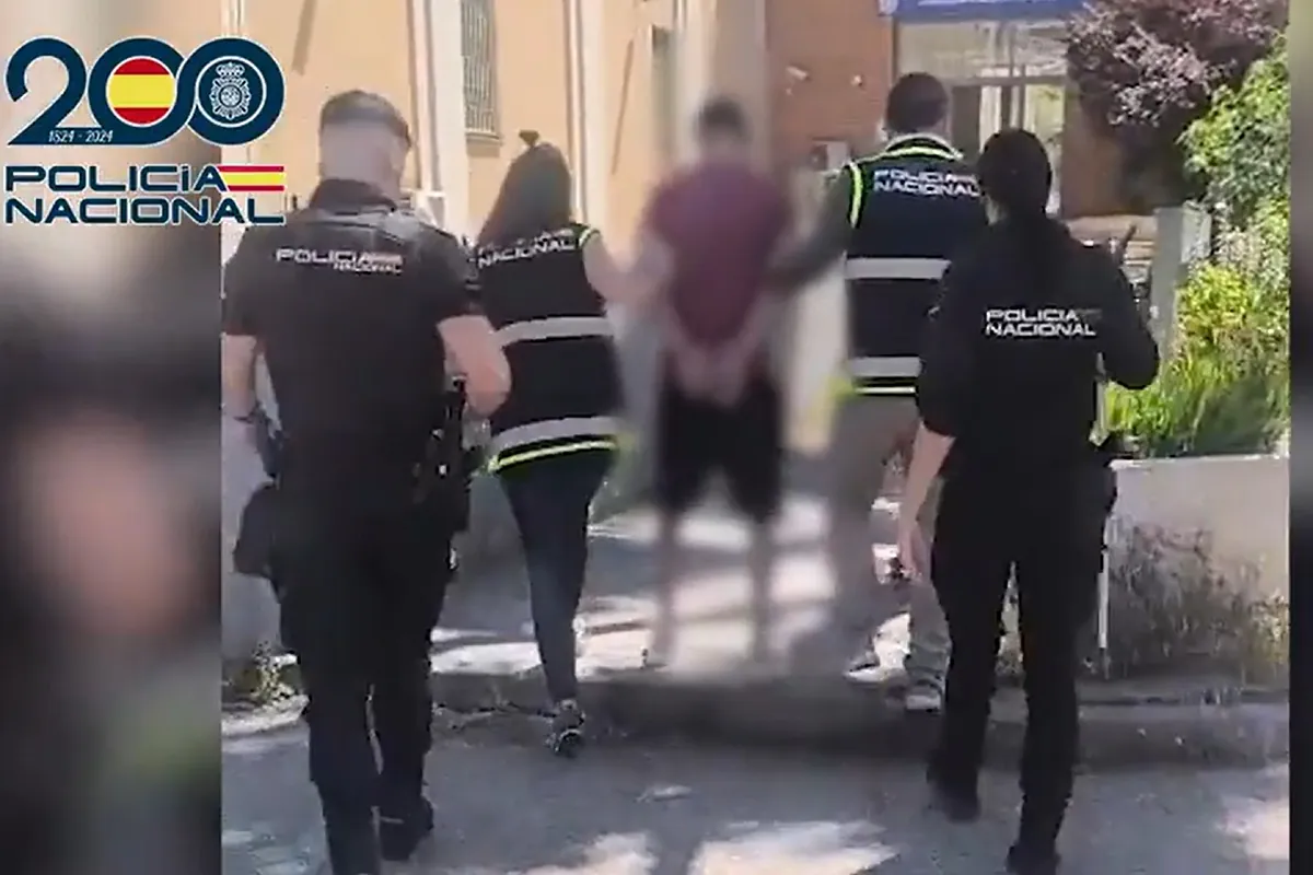 Detenido el hombre que amenazó y profirió insultos antisemitas a una mujer en el Metro de Madrid