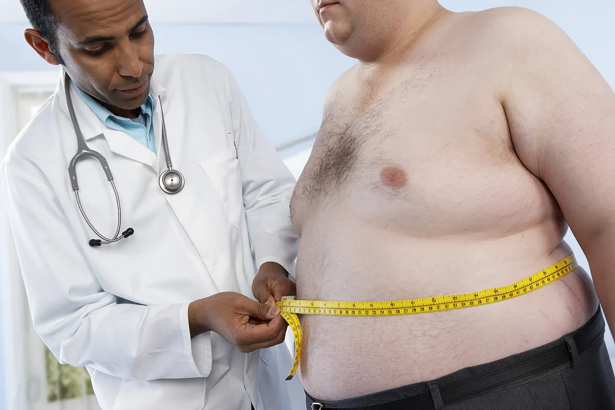 Por qué la grasa bajo 'la curva de la felicidad' es un peligro para la salud del corazón