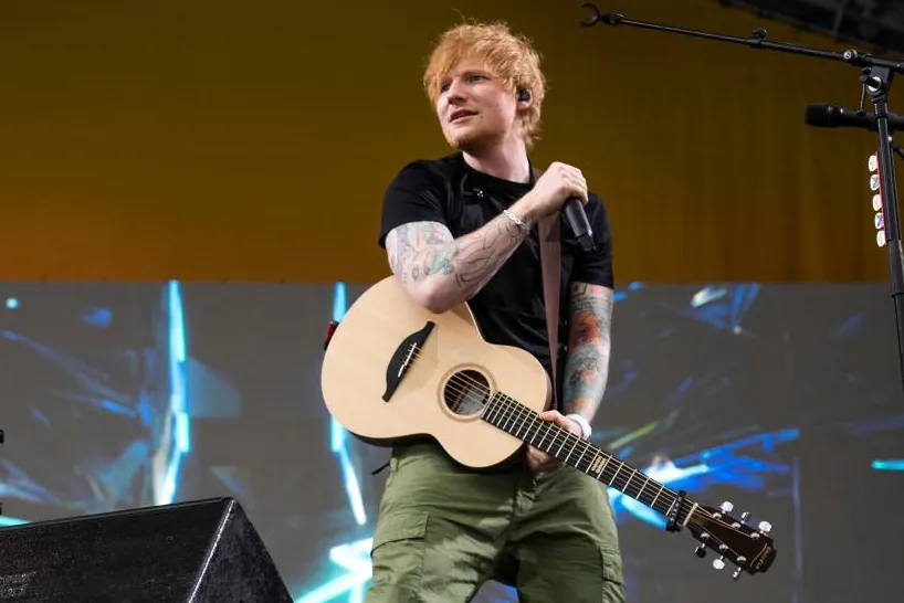 Ed Sheeran vuelve a los escenarios entre protestas propalestinas tras la expulsión de Macklemore y se emociona: "He cometido errores, y lo siento muchísimo"