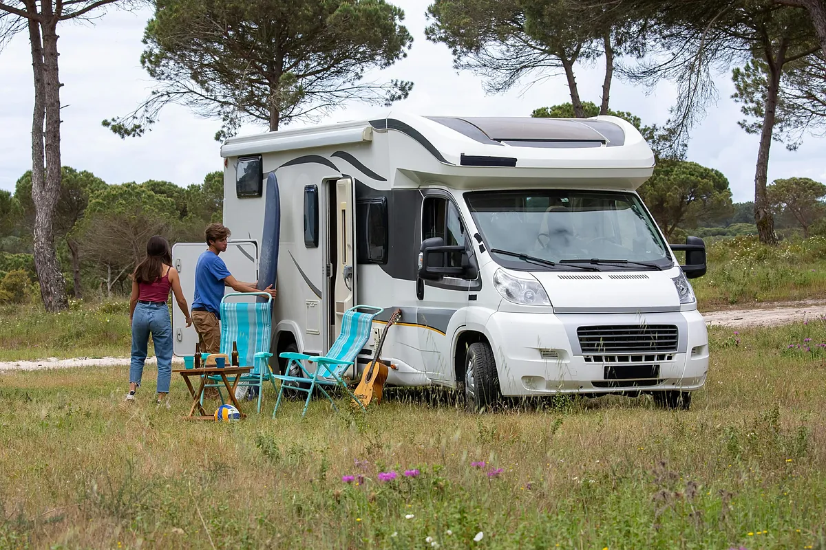 Giro de 180 grados en Girona esta primavera: así son las mejores rutas para hacer en autocaravana desde Peratallada al Monasterio de Ripoll