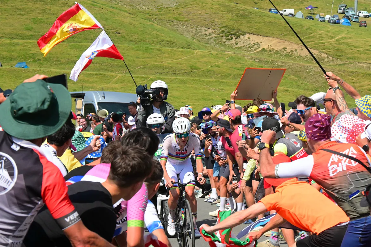 Un majestuoso Pogacar sacude el Tour en el Tourmalet