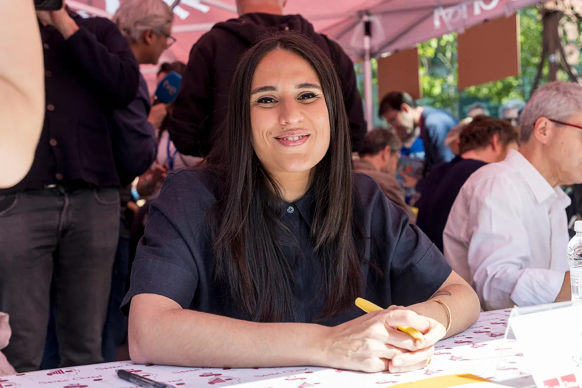 Un Sant Jordi de Nobel y con Eduardo Mendoza como "superestrella" para disgusto del independentismo: "Hoy es el día de los lectores"