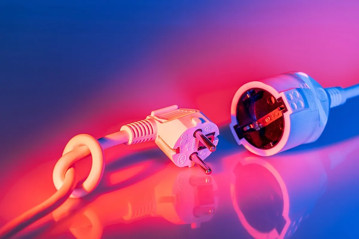 Precio de la luz hoy, viernes 3 de abril, por horas: ¿a qué hora es más cara y más barata?