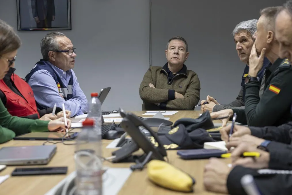 Page pide que Sánchez adelante las generales para no arrastrar al PSOE: No puede ser que termine hundiéndose a toda la infantería para que exista el cuartel general