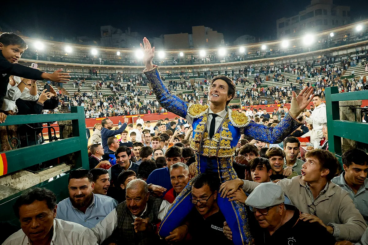 Roca Rey cierra su año rindiendo de nuevo Valencia