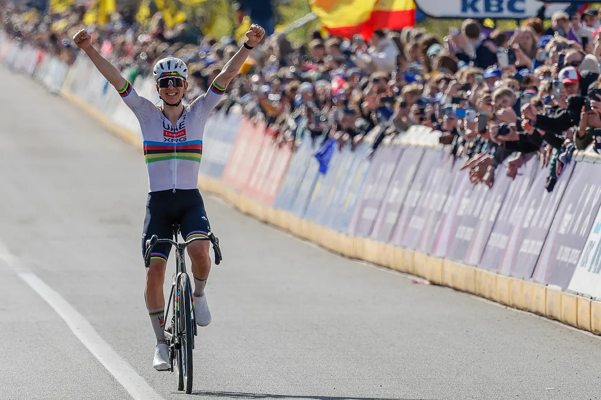Un triunfo por tortura: Pogacar es el rey de Flandes