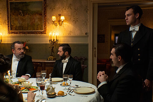 Avance de 'La Promesa', cap�tulo 759 del mi�rcoles 21 de enero: Alonso tiene buenas noticias para Curro