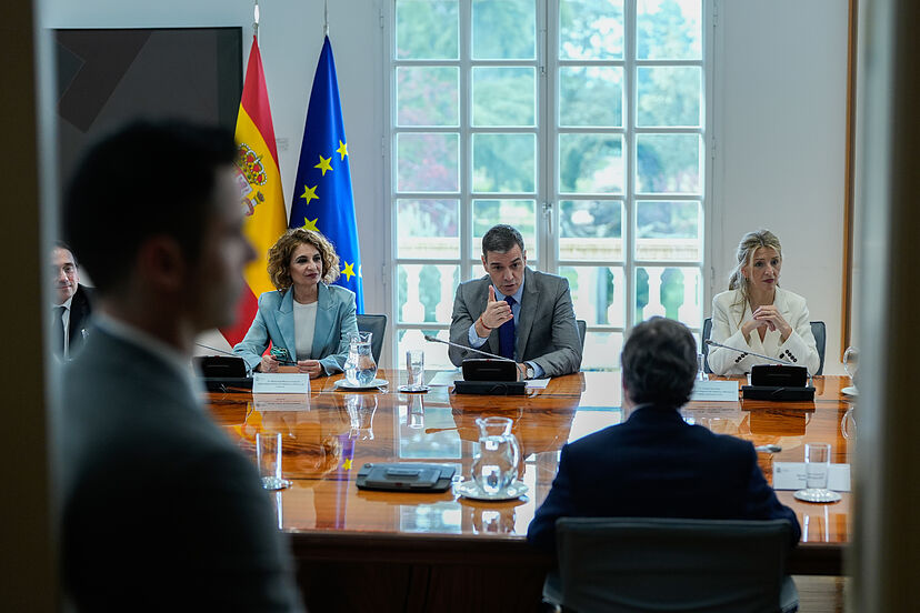 Sánchez anuncia hoy un plan para los sectores afectados por Trump, Feijóo  pide blindar las nucleares y Vox avala la ofensiva de EEUU: "La  reciprocidad es razonable" | España