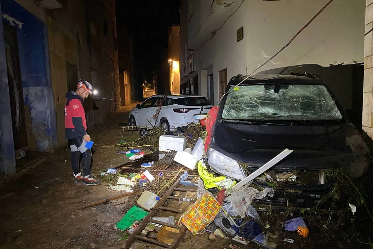 Inundaciones en Tarragona: última hora de la Dana Alice, en directo | Calles anegadas, clases suspendidas y cientos de desplazados por las lluvias torrenciales en Tarragona