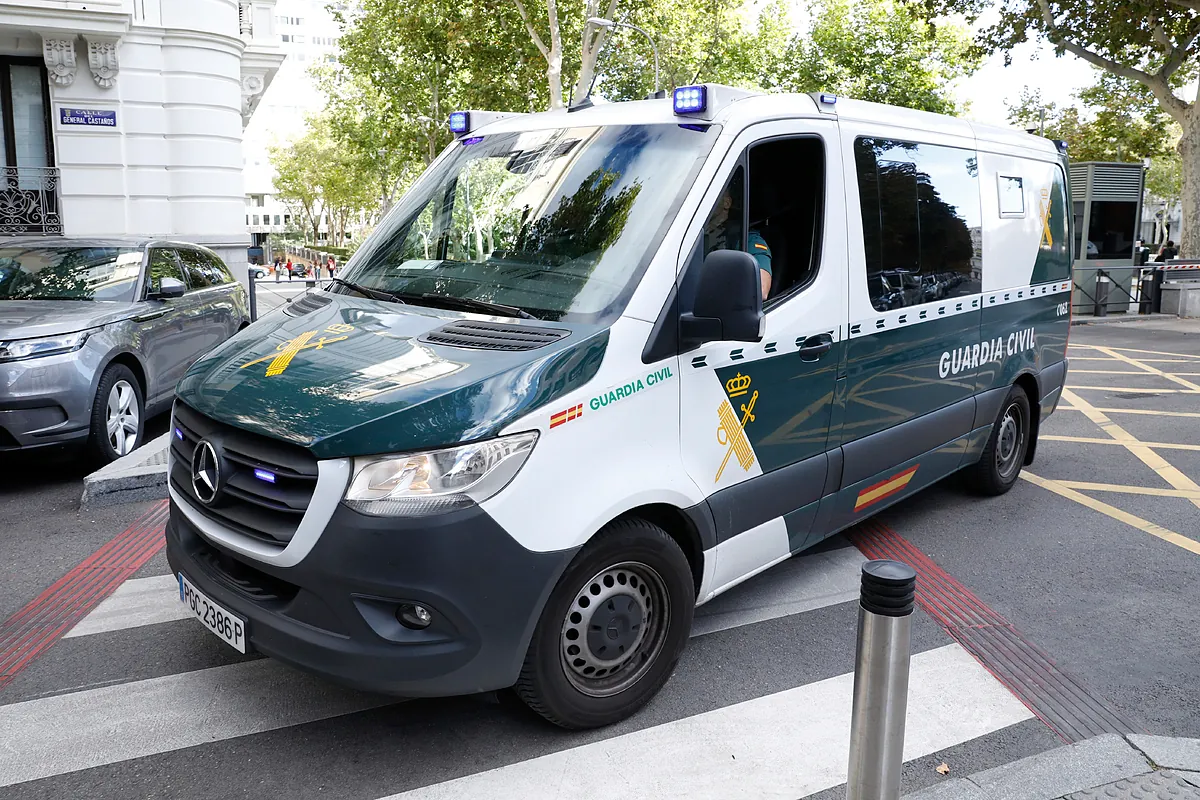 Detenido en Adra (Almería) con cerca de 8.000 litros de gasolina para petaqueo en la cochera de su vivienda