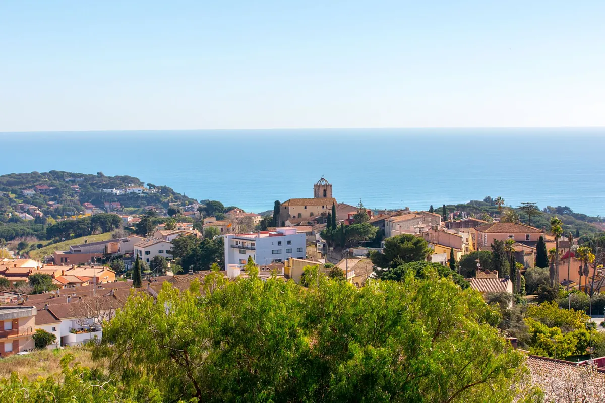 Ni Calella ni Arenys de Mar: este es el casi desconocido pueblo del Maresme que tiene algunas de las mejores playas de Barcelona