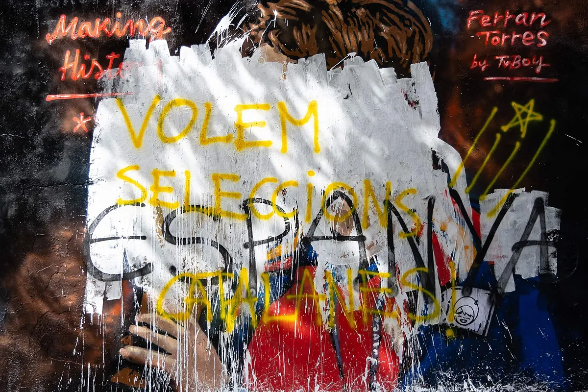 El mural dedicado a Ferran Torres en Barcelona, destruido pocas horas después de su creación