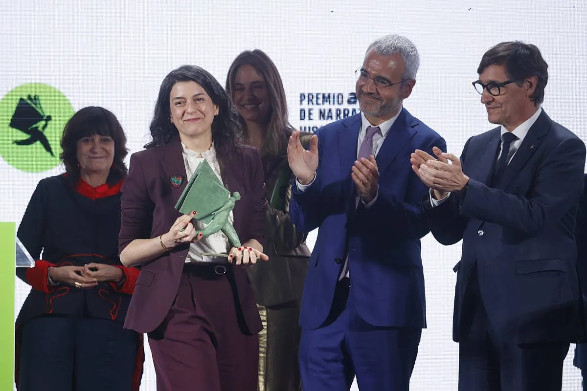 Samanta Schweblin gana el millón de euros del premio Aena: "Me siento como si acabara de bajar de una ruleta"