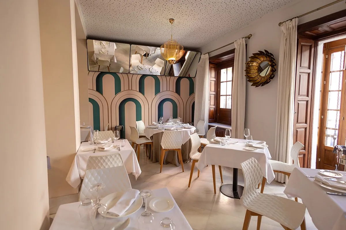 El restaurante señorial del centro de Sevilla donde el pescado y el marisco llegan directamente de la lonja a la mesa