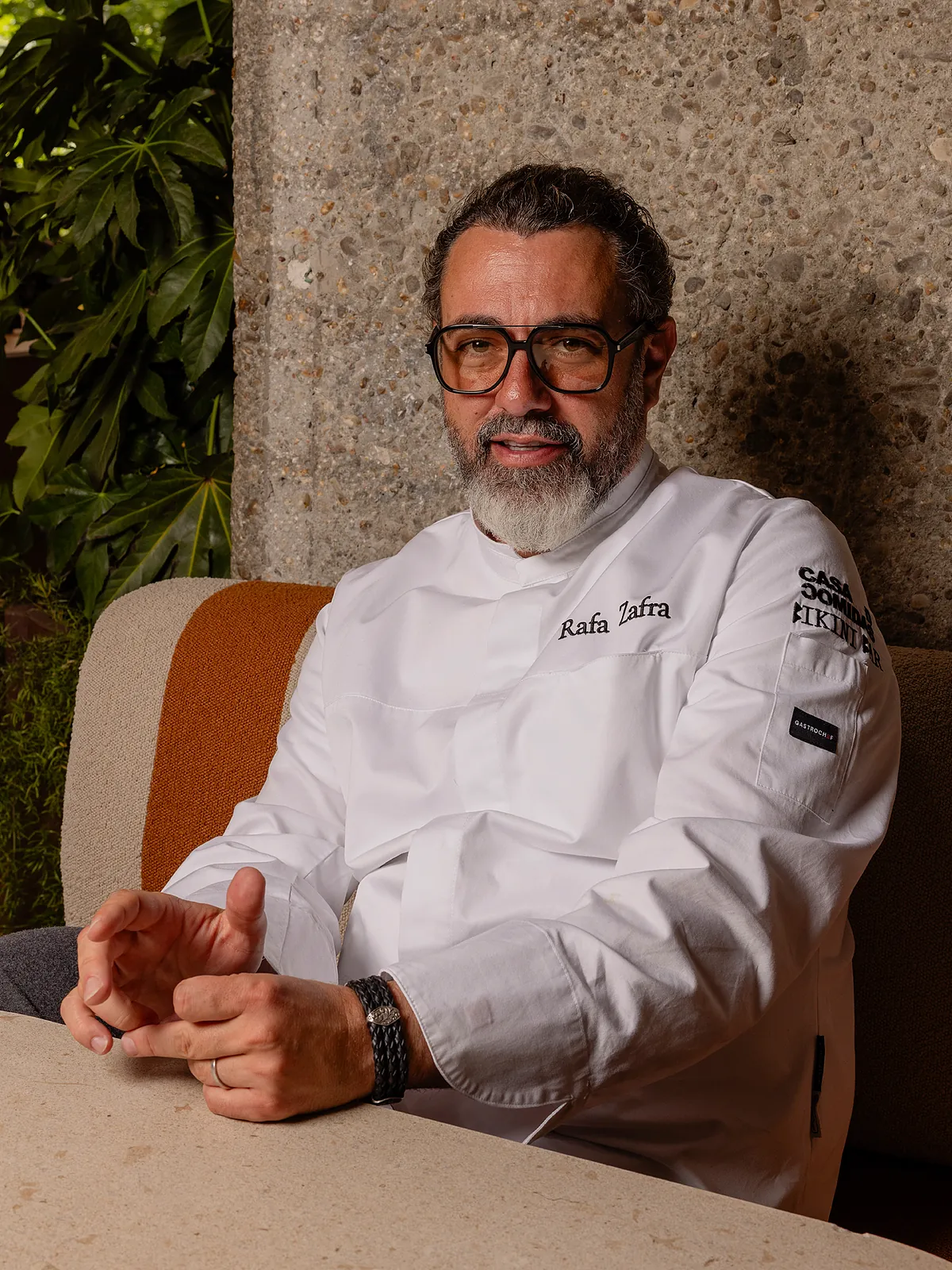 Rafa Zafra, chef del chiringuito que frecuentan superestrellas como Ferran Torres y Michael Jordan: "No hay Ozempic que te quite el placer de una gamba a la brasa"