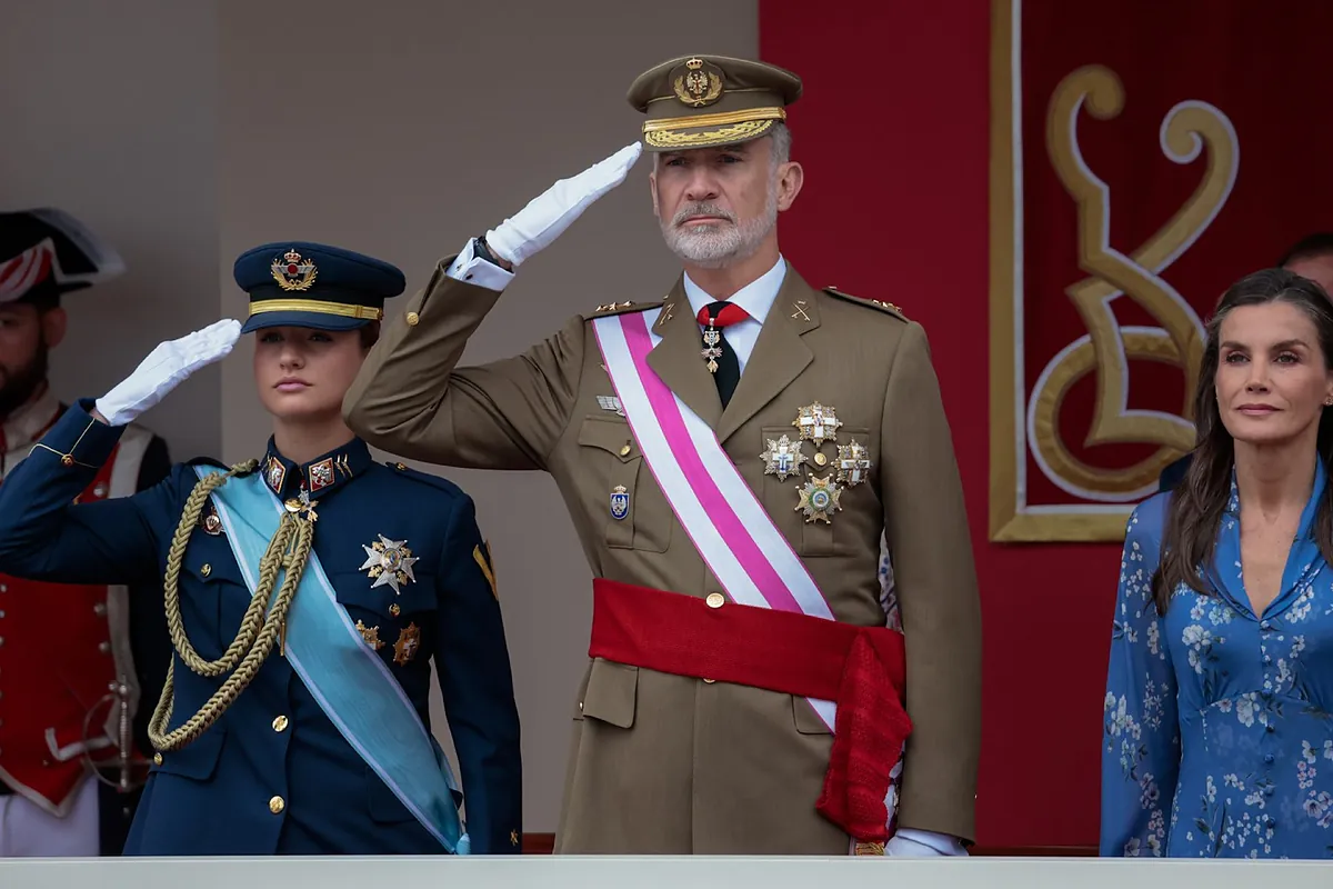 La princesa Leonor se estrena en un accidentado día de las Fuerzas Armadas