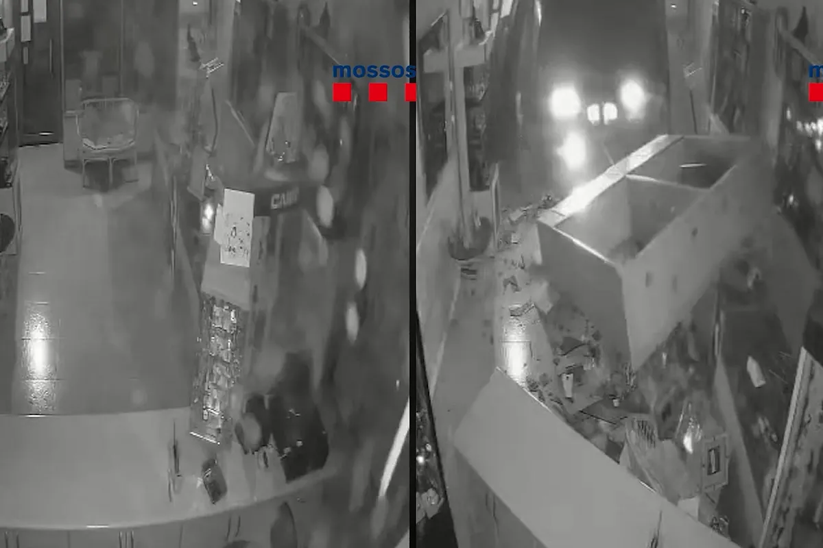 Momento en el que un grupo criminal aluniza una joyería