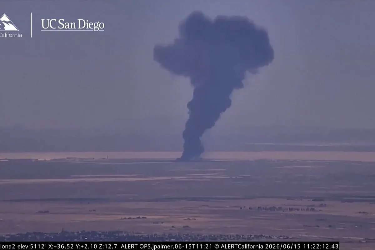 Mueren los ocho tripulantes de un bombardero B-52 tras estrellarse en California