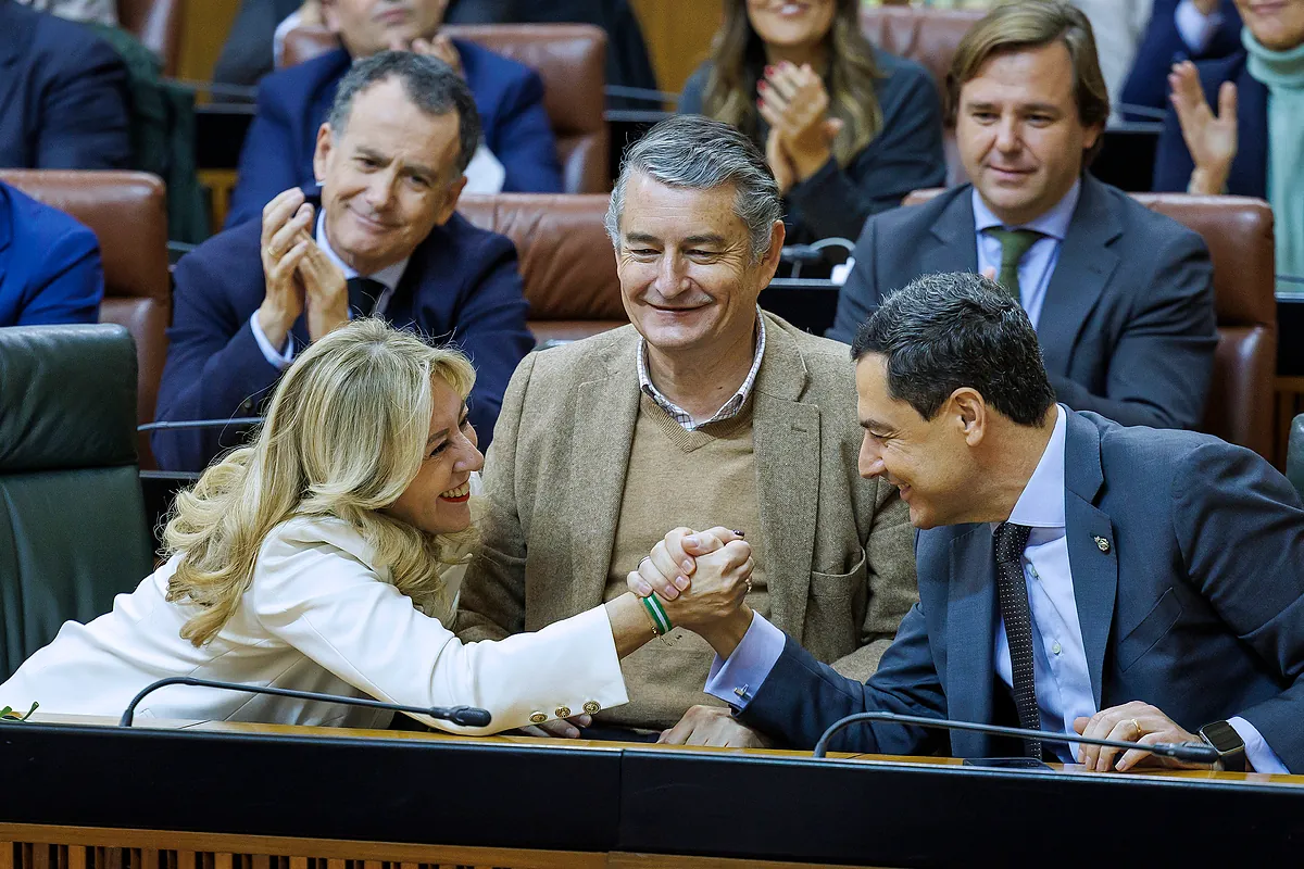 Juanma Moreno exhibe estabilidad al aprobar su séptimo presupuesto que será inversor e incluye bajada de impuestos para el año electoral