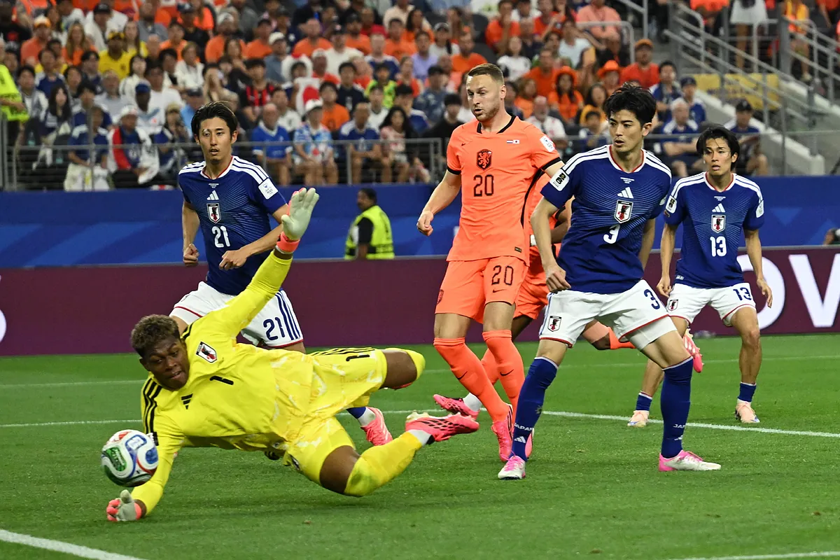 La estrella de Japón está bajo los palos: Zion Suzuki, el portero de las tres nacionalidades