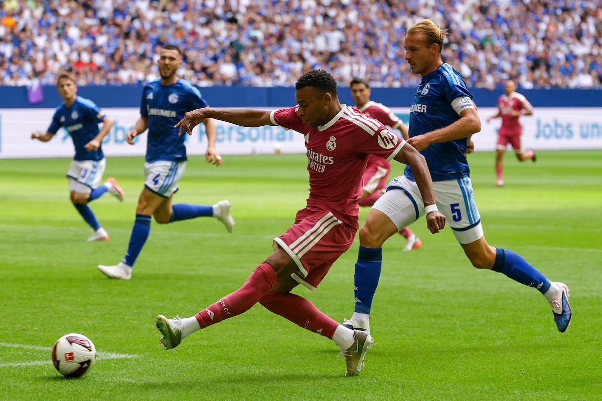 Mbappé regresa en su punto en un Madrid que golea y madura en el final de su pretemporada