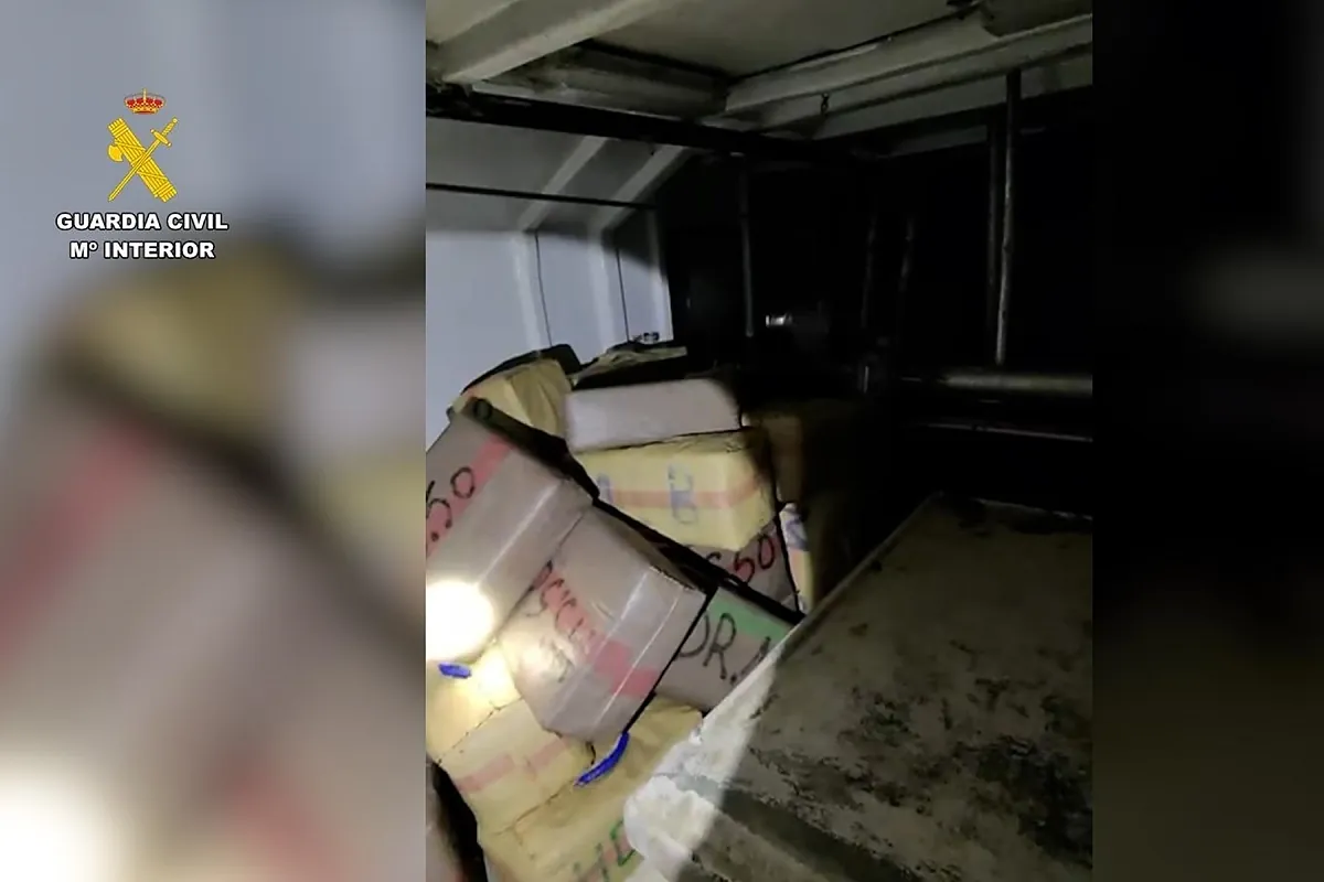 La Guardia Civil detiene a seis personas en Sanlúcar de Barrameda tras intervenir 1.900 kilos de hachís en un barco pesquero