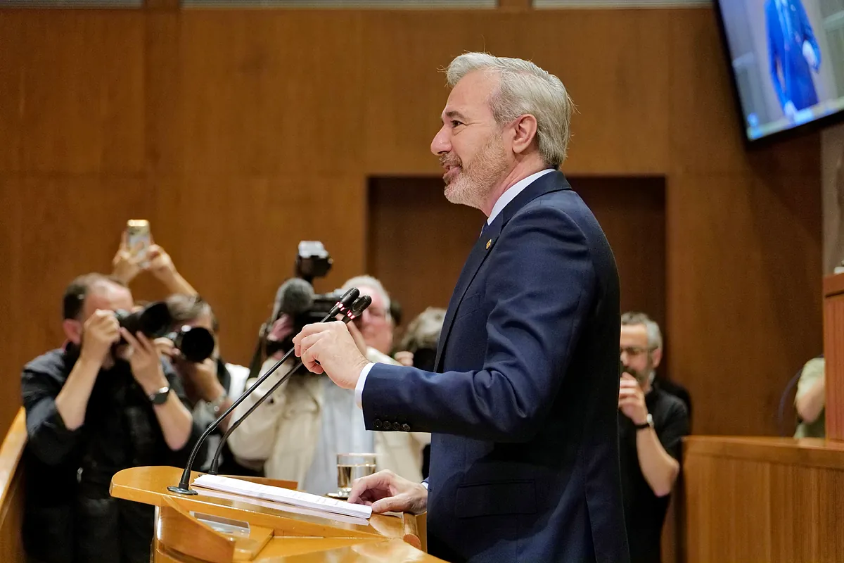 Azcón defiende la "legalidad" de la prioridad nacional en su discurso de investidura y niega que discrimine por nacionalidad