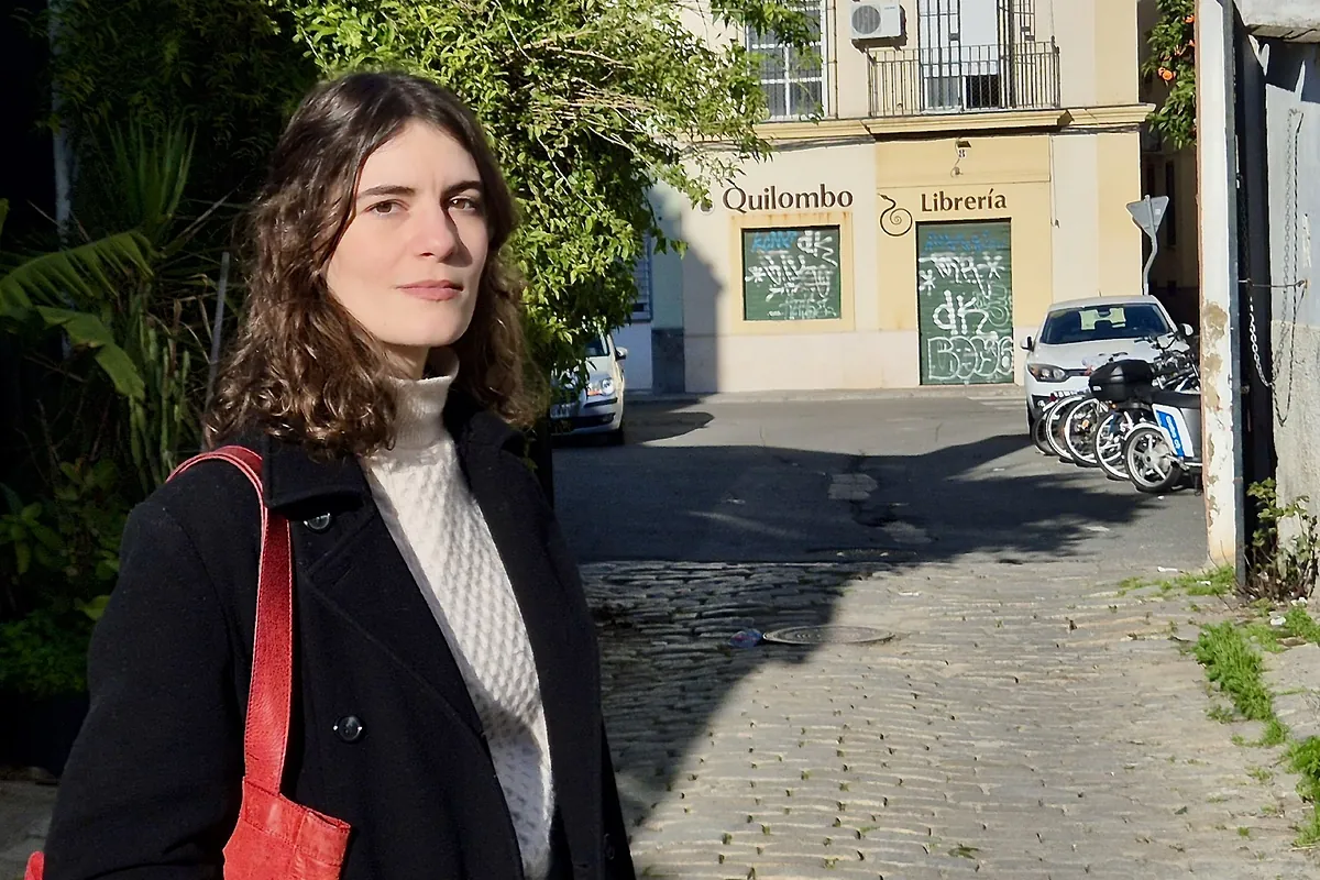 La escritora sevillana María Domínguez del Castillo novela los límites del amor