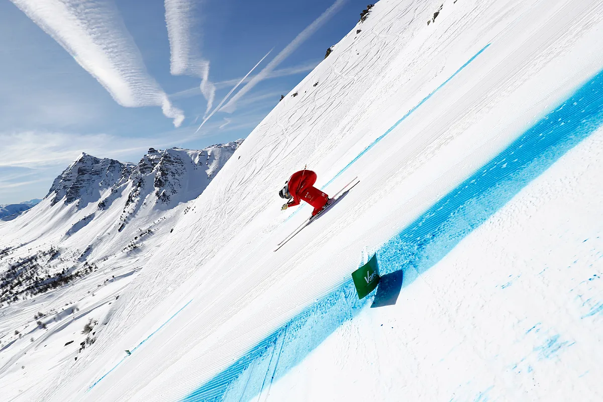 El británico de Alcobendas que bajará a 200 km/h por Navacerrada: "Tardo casi una hora en ponerme el mono y necesito la ayuda de dos personas"