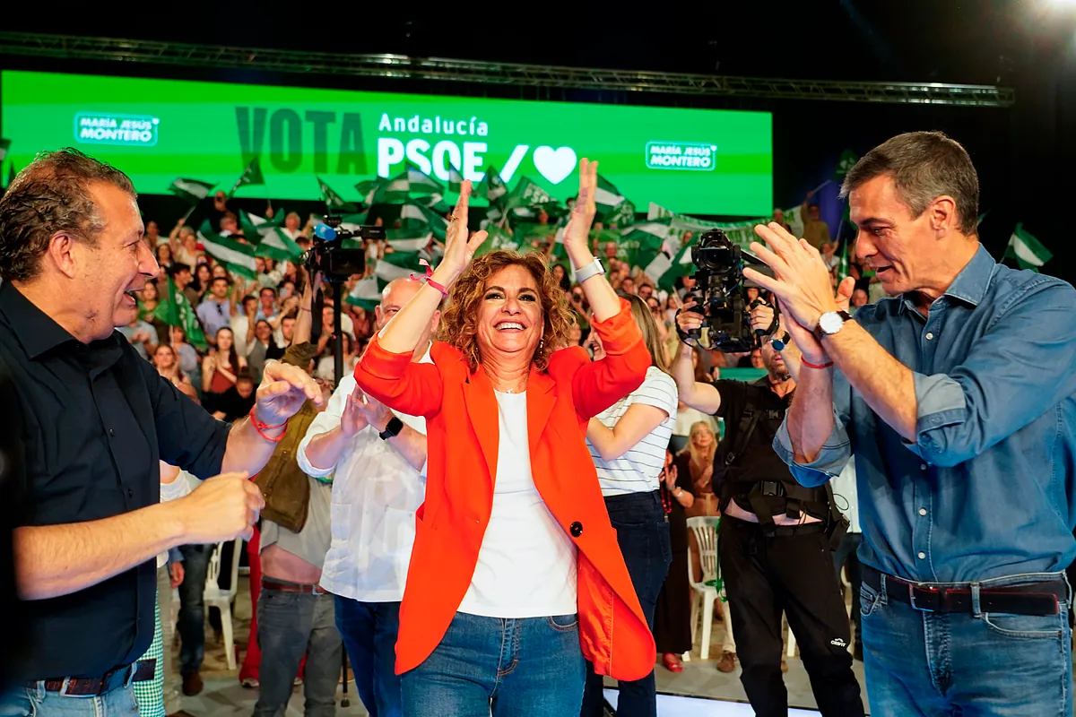 Montero remata 54 días de calvario como candidata intentando contener un fracaso histórico y Sánchez apela a la "coherencia" del votante de izquierdas