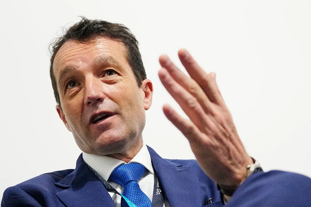 Indra firma una alianza con el gigante alemán Rheinmetall para fabricar vehículos militares con la vista en la artillería y la modernización del Leopard