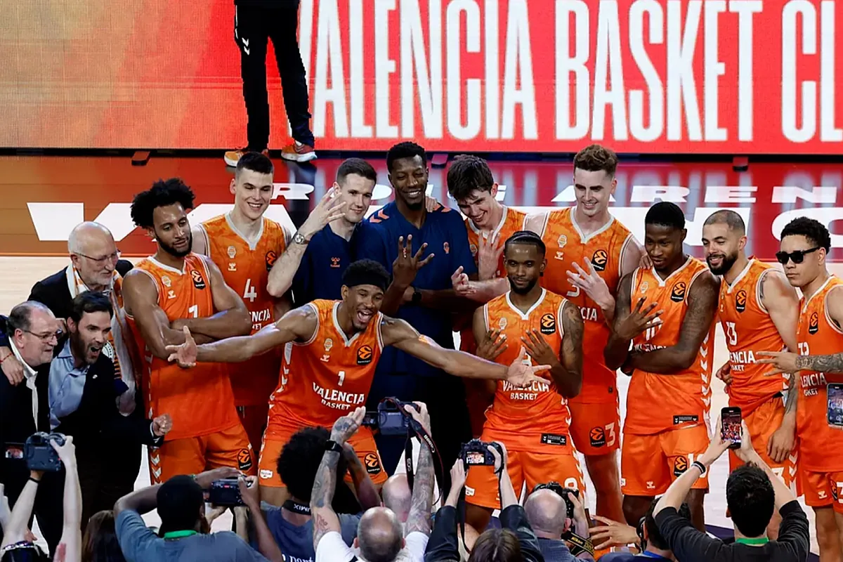 El Valencia Basket jugará su primera 'final four' de la Euroliga y desata la locura en el Roig Arena