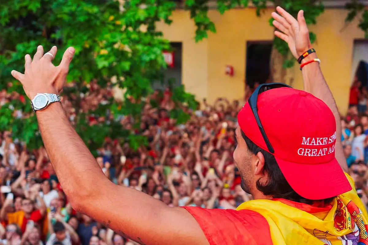 Ferran Torres aclara el uso de la gorra 'Make Spain Great Again'