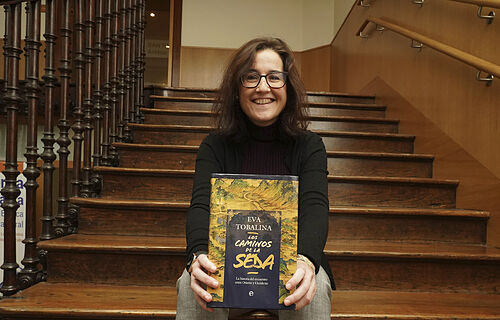 C�mo adentrarse en dos mil a�os de aventuras a lo largo de los casi 8.000 kil�metros que unen a Europa con la fascinante China