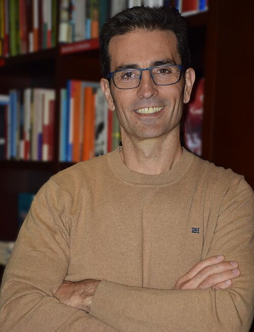 Francisco Villar, psic�logo cl�nico: "En la protecci�n de un adolescente en riesgo de suicidio hay una delgada l�nea entre hasta d�nde ayudamos y los riesgos que tomamos para que participen, vinculen y vean que la vida se deja vivir"