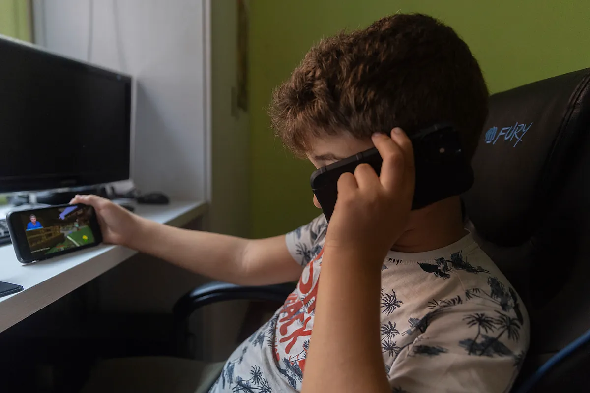 Crece el uso de pantallas entre niños y adolescentes: el 70% le dedica más de tres horas al día