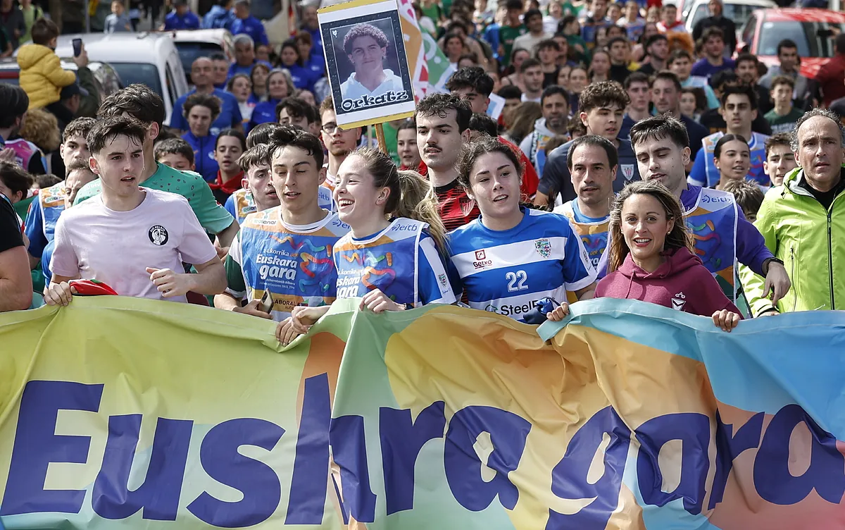 La humillación a las víctimas se multiplica en la Korrika: Tres ex etarras portan el testigo, pintadas de amnistia en Berango y los Gallastegi protagonistas en Getxo