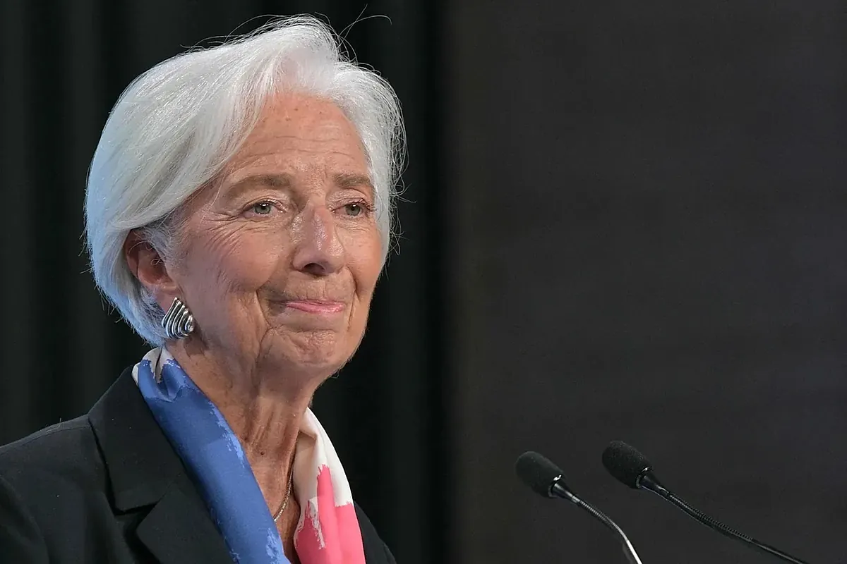 Lagarde descarta su salida anticipada del BCE ante la crisis en Oriente Próximo: "Esta capitana no va a abandonar el barco"