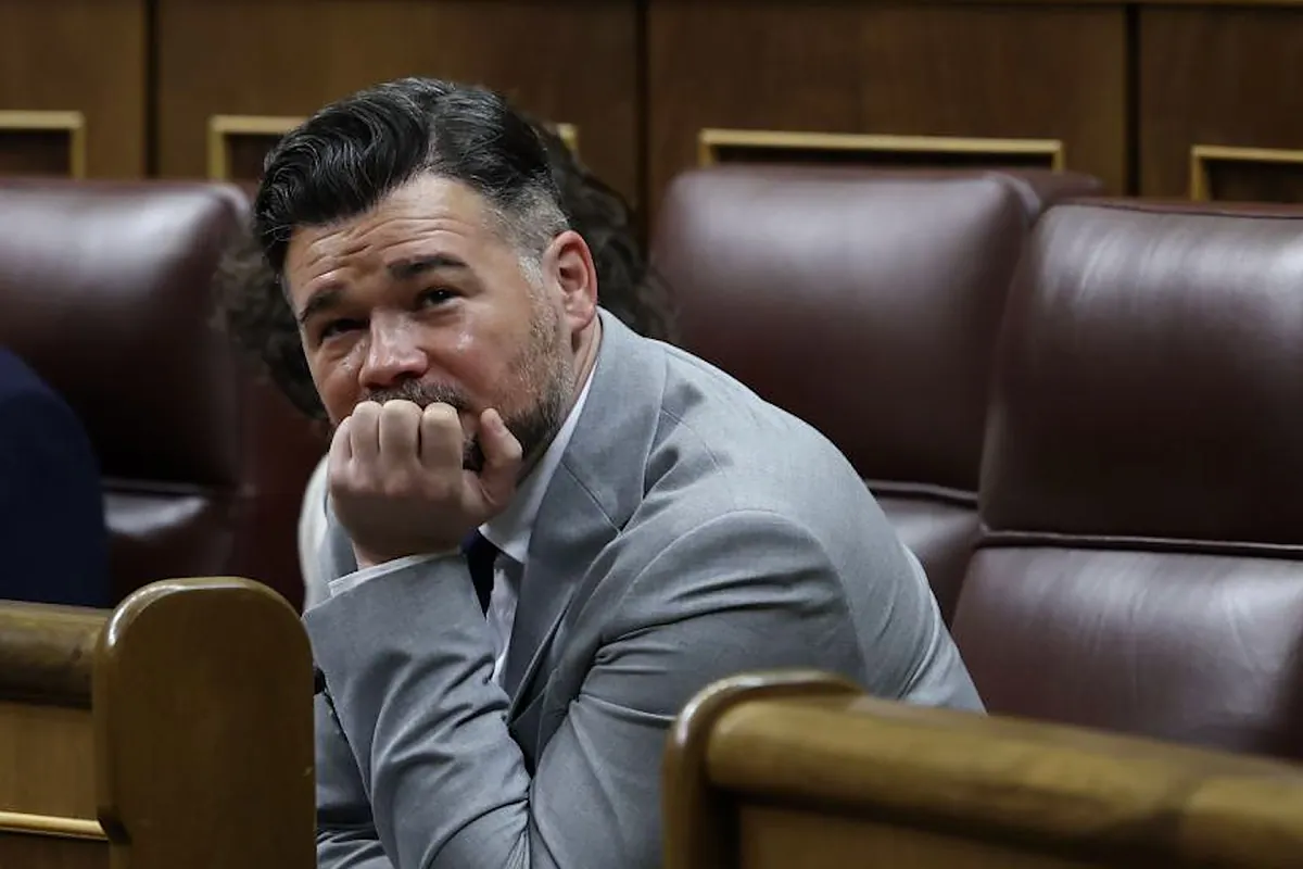 Rufián: "Sorprende que quien se parece más a Abderramán II que al Cid venda pureza"