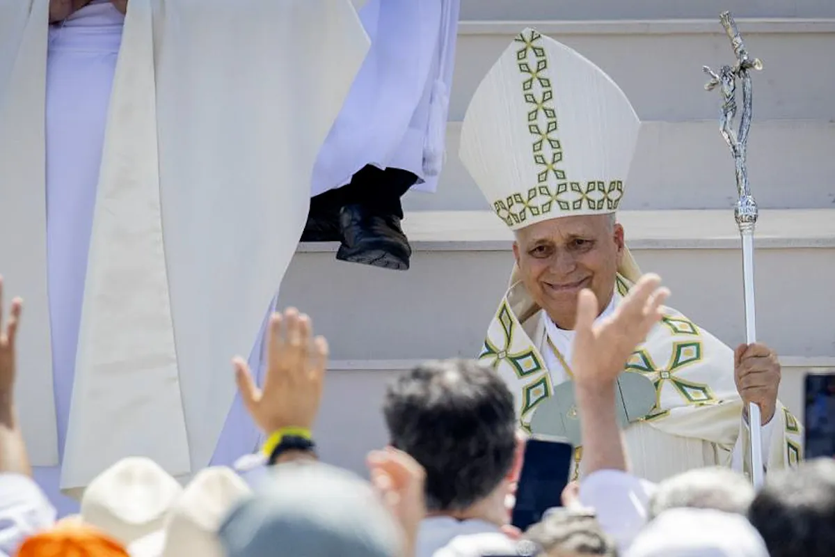 El Papa recuerda que ningún creyente puede "despreciar al hermano" ante más de un millón de fieles en Cibeles